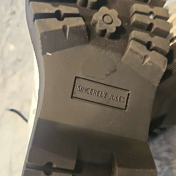 Never Worn Sincerely Jules White Combat Boots - Picture 8 of 10